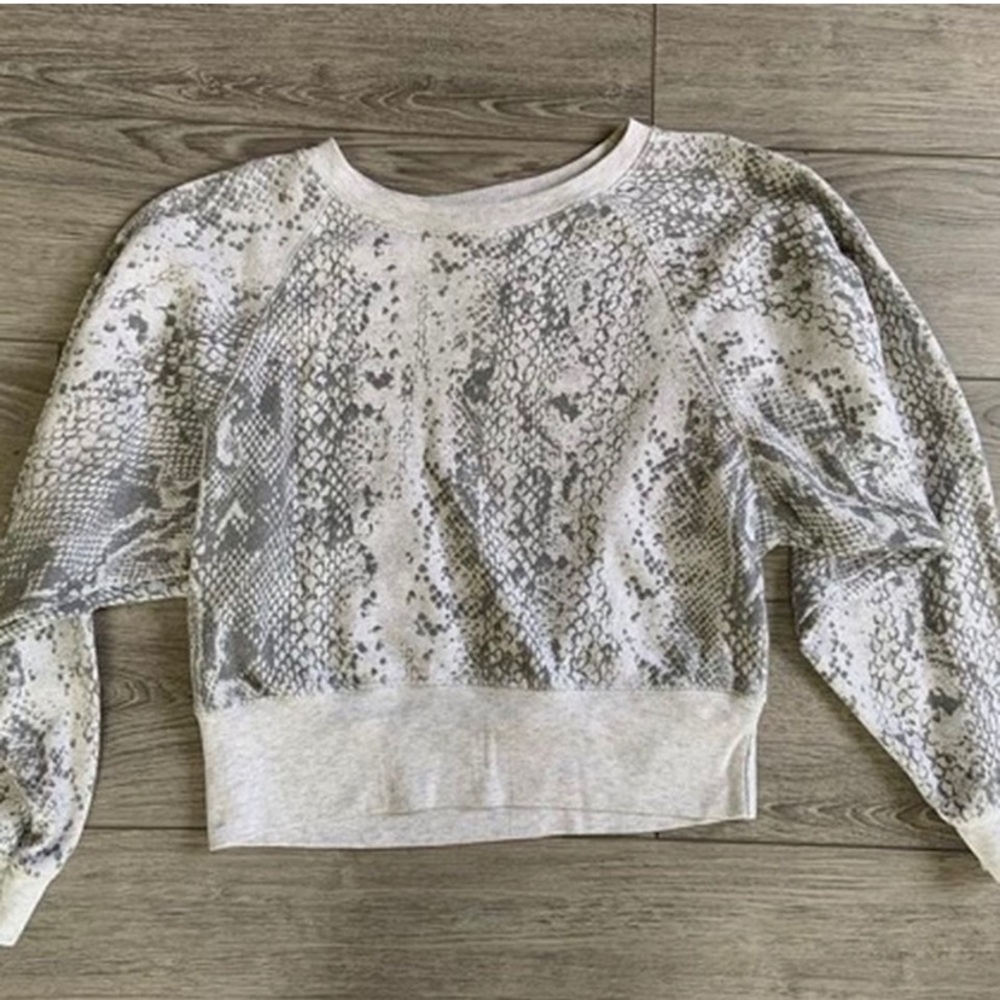 Snake skin crewneck